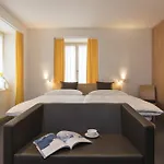 Weiss Kreuz Hotel 3*