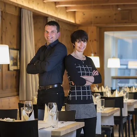 魏斯克罗伊茨酒店 3*