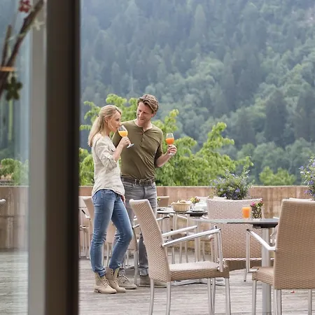 Weiss Kreuz 3* Thusis