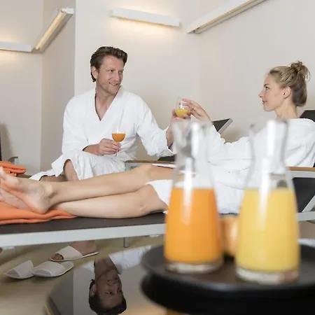 Weiss Kreuz Hotel 3*