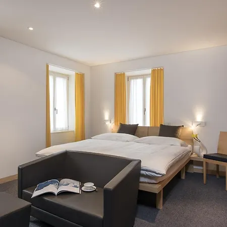 魏斯克罗伊茨酒店 3*