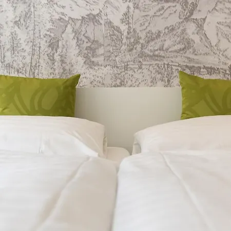 Hotel Weiss Kreuz 3*