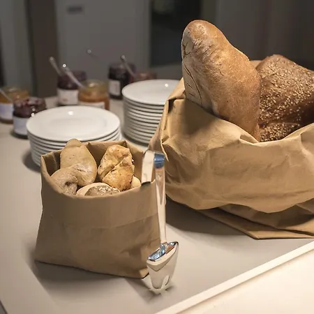 魏斯克罗伊茨酒店 3*