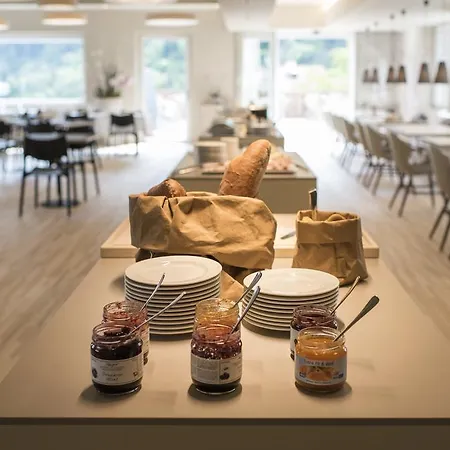 Weiss Kreuz 3* Thusis