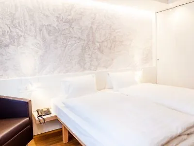 Weiss Kreuz Hotel Thusis