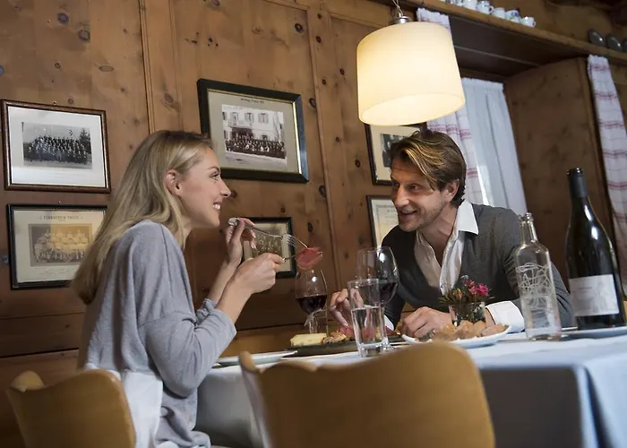 Hotel Weiss Kreuz 3*