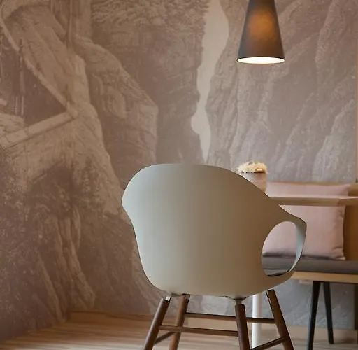 Weiss Kreuz Hotel 3*