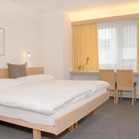 Weiss Kreuz Hotel Thusis