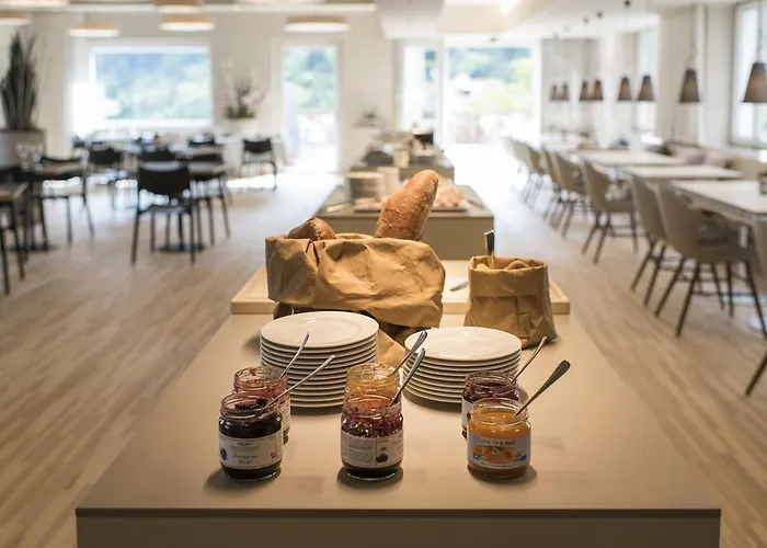 Weiss Kreuz 3* Thusis